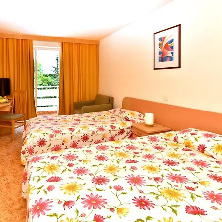 ホテル Oasis アルベナ