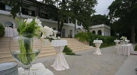 Хотел оазис 2*