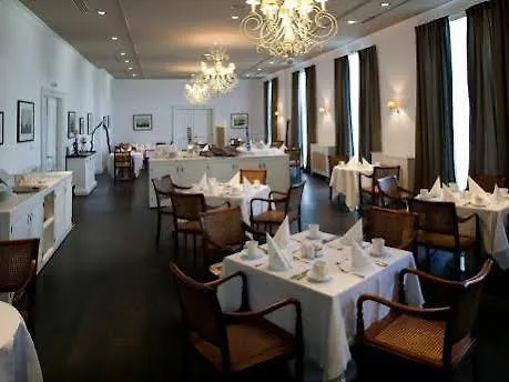 оазис Хотел 2*