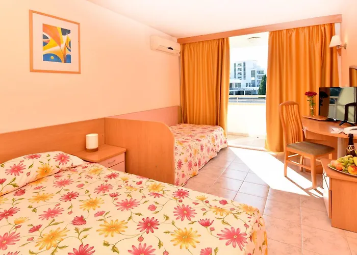 оазис Хотел 2*