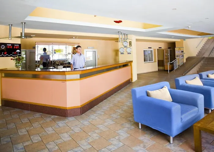 Хотел оазис 2*