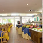 Szálloda Oasis 2*