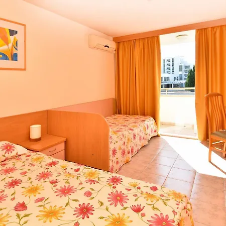 Oasis Hotel 2*